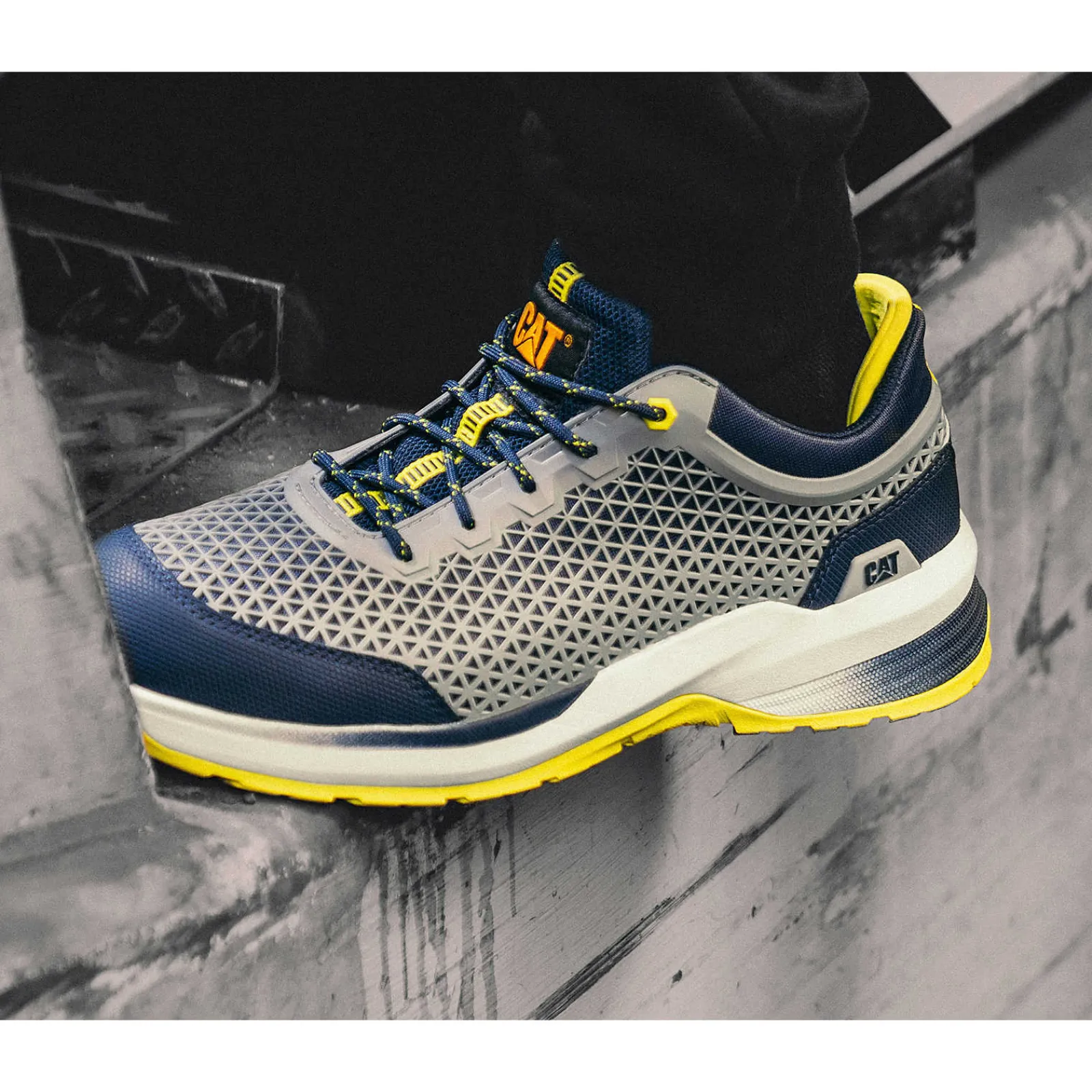 Cat Footwear Lightweight | Slip Resistant*Streamline 2.0 Composite Toe Work Shoe